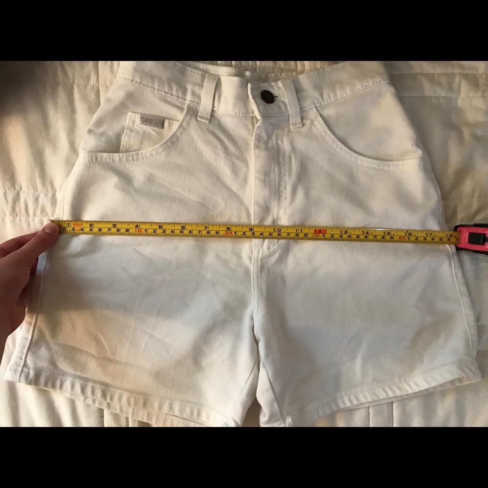 **SOLD ON DEPOP**Vintage White High-waisted shorts - Picture 7 of 7